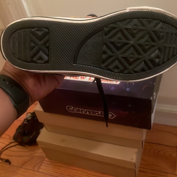 Space Jam Converse worn one time/ two laces - Picture 6 of 8